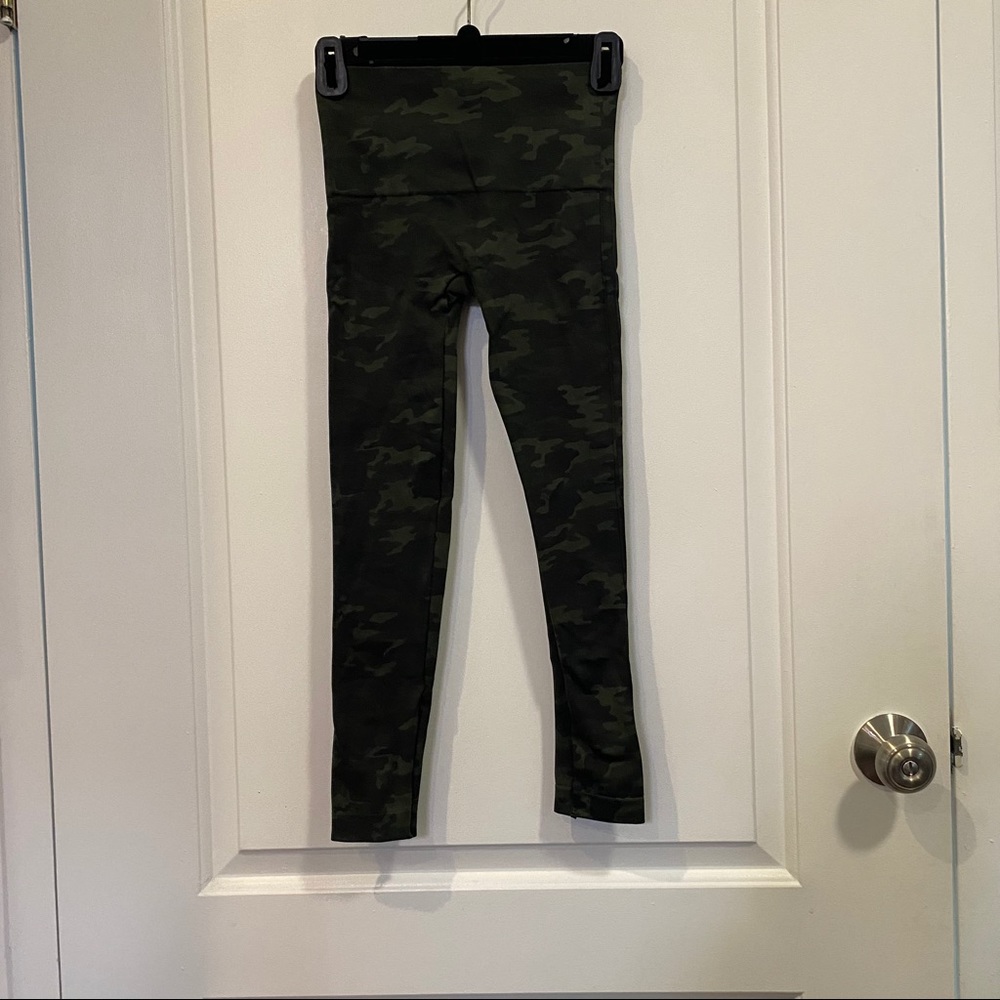 Spanx Seamless Camo Leggings - Picture 4 of 5